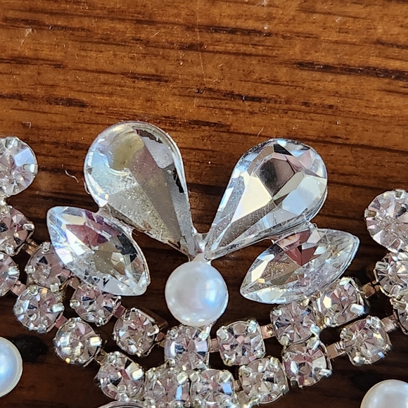 David's Bridal Annabelle Crystal & Pearl Belt for Dress with Removable Ribbon - Picture 6 of 11